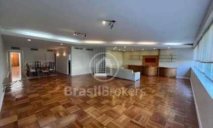 Apartamento 4 quartos no leblon quadra da Praia com 243 mts