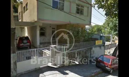 EXCELENTE CASA EM SANTA TEREZA 6 QUARTOS 4 BANHEIROS  2 SALAS 3 VAGAS GARAGEM