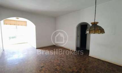 Apartamento a venda em Laranjeiras com 108 metros - 3 quartos - Vaga escriturada
