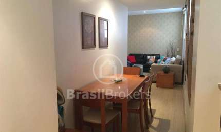 Apartamento a venda em Copacabana, a 1quadra da praia. Com 43 m², 1 quarto, piscina e portaria 24 horas.