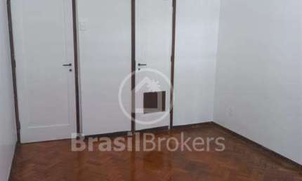 Encante-se com este aconchegante apartamento em Botafogo!