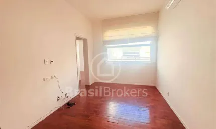 2 Quartos e 1 vaga de garagem na escritura! Rua Décio Vilares.