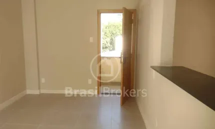 Apartamento, 65m² de fundos - Catete- Rio de Janeiro
