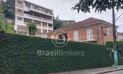 Casa Duplex, 5 quartos, com varandão/  568 m² em SANTA TERESA.
