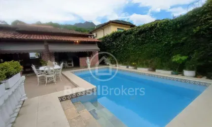 Casa à venda com 210,00m² e 4 quartos em Freguesia (Jacarepaguá), Rio de Janeiro - RJ