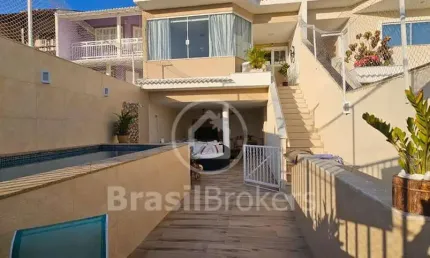 Maravilhosa casa 4 quartos no melhor condomínio da região