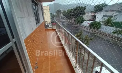 Apartamento 2 Dormitórios 1 suite com Dependência completa