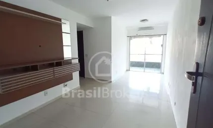 Apartamento 2 Dormitórios com suite e Varanda e 2 banheiros