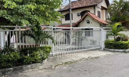 Casa de Condomínio à venda com 129,00m² e 3 quartos em Pechincha, Rio de Janeiro - rj