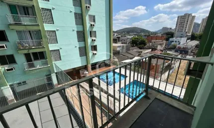 Ótimo apartamento vazio no condomínio no Centro da Taquara com total infraestrutura.