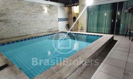 Casa de Condomínio à venda com 322,00m² com piscina na Taquara Jacarepaguá