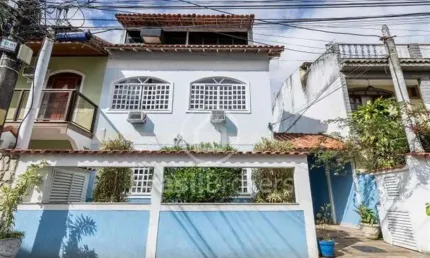 Casa Triplex em Condomínio - Taquara - 5 Quartos - 189m² - 3 Banheiros - 1 Suíte - 2 Vagas