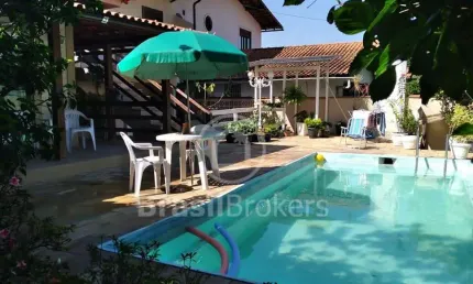 Excelente casa duplex em condomínio fechado no bairro Taquara.
