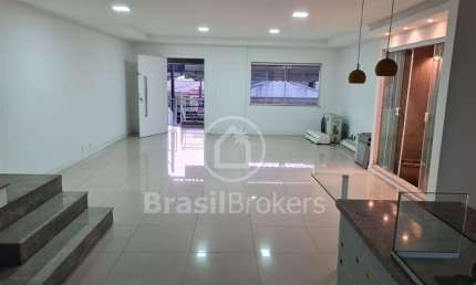 Casas de Condomínio à venda com 206m² e 5 quartos em Anil