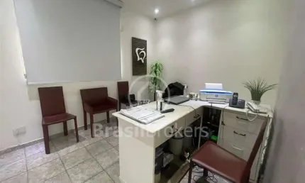 Ótima sala comercial com clínica montada, com 58m² centrão freguesia jpa
