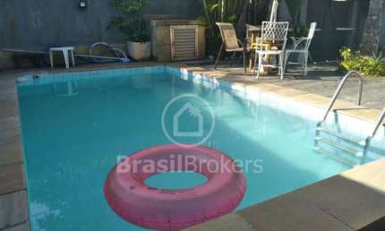 Casa  frente de rua com  4 quartos 2 suítes  em Freguesia (Jacarepaguá), Rio de Janeiro - rj