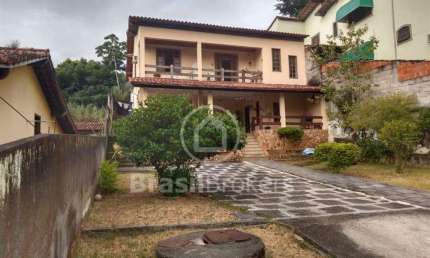 Casa à venda com 477,00m² e 3 quartos em Jardim Sulacap, Rio de Janeiro - rj
