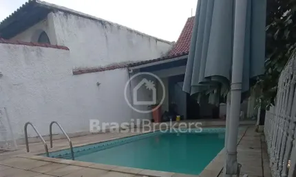 Casa linda no Condomínio Suiça Carioca na Freguesia em Jacarepaguá