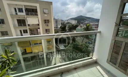 Ótimo apartamento em condomínio fechado 02 quartos, 01 suíte em localização  privilegiada no Bairro  da Taquara.