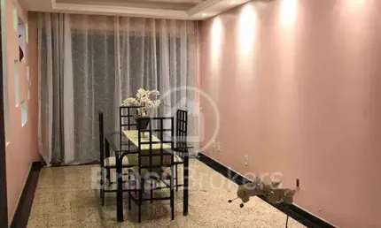 Excelente casa triplex com 386 m²; de área construída.em rua plana no jardim Carioca próximo à Estrada do Galeão
