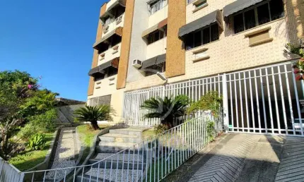 APARTAMENTO TRÊS QUARTOS, SENDO UMA SUITE E DEP COMPLETA