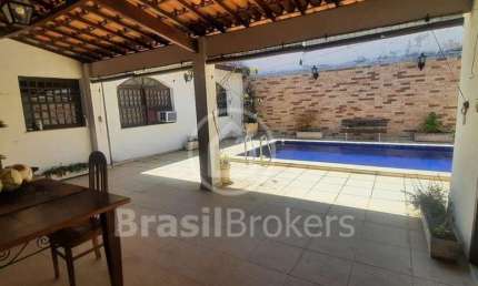 Casa à venda com 238,00m² e 3 quartos em Pitangueiras, Rio de Janeiro - rj