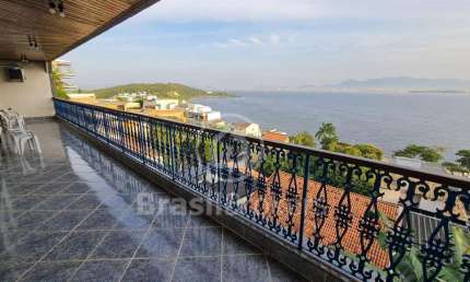 CASA ESTONTEANTE COM 4 SUÍTES E UM SALÃO COM VISTA CINEMATOGRÁFICA
