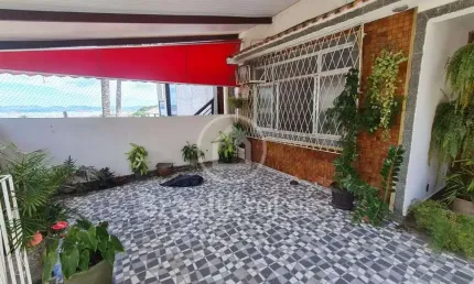 CASA LINEAR NA FREGUESIA - ILHA DO GOVERNADOR COM 3 QUARTOS E 200M²