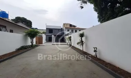 Casa duplex  à venda com 189 mts e 4 quartos em Zumbi, Rio de Janeiro - RJ