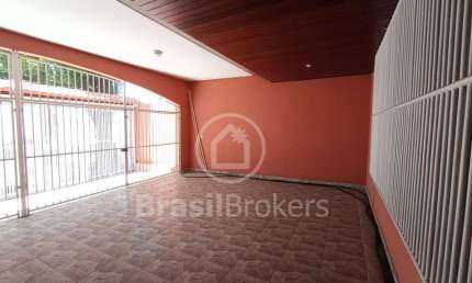 Fantástica Propriedade com Duas Casas à venda na Freguesia.