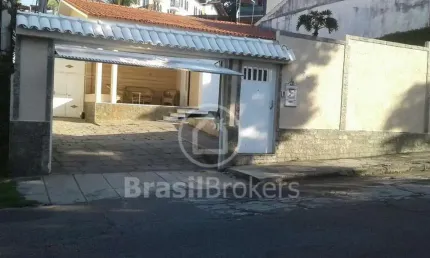 Casa à venda com 690,00m² e 4 quartos em Jardim Guanabara, Rio de Janeiro - rj