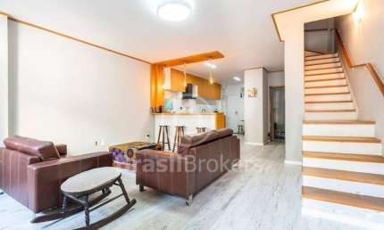 Casa a venda triplex 3 quartos, suíte e terraço reformada na Portuguesa