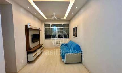 Apartamento 2 quartos com suíte próximo à Praia da Bica