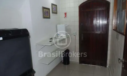 Prédio à venda na Rua Tenente Cleto Campelo, Cocotá, Rio de Janeiro
