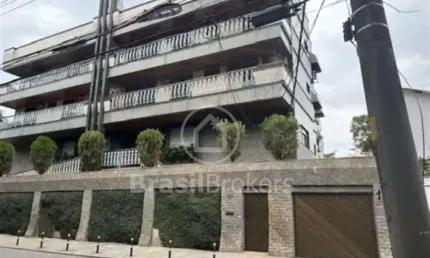 EXCLUSIVIDADE! AMPLA OPORTUNIDADE – 166m² – FRENTE LIVRE – 2 VAGAS – LOCALIZAÇÃO PRIVILEGIADA!