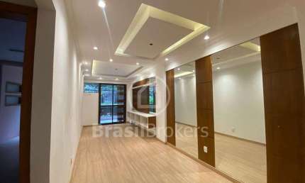 Excelente apartamento de 2 quartos pronto para entrar e morar na Ribeira!