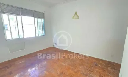 Lindo apartamento entrar e morar sala/1 quarto reformado Freguesia