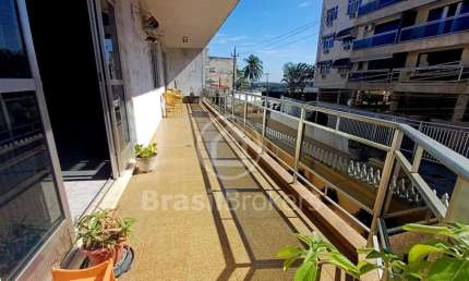 Apartamento de 03 quartos no Quebra-Coco bem pertinho do Iate clube !