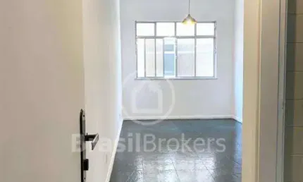 Apartamento de 02 quartos no coração do Tauá em prédio com elevador!