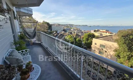 Apartamento finamente decorado na praia da bandeira com linda vista - 84m²
