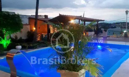 Ótima casa a venda ! hoje sendo usada como casa de festas