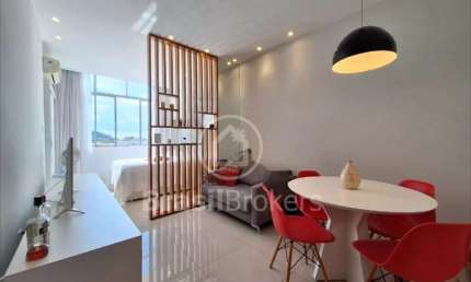 Apartamento Studio com 26 m² todo reformado e com vista para o Pão de Açúcar.