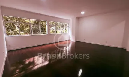 Apartamento de 4 quartos com uma suíte , a venda em copacabana