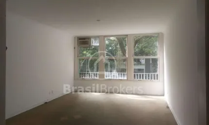 Apartamento de 3 quartos à venda na Xavier da Silveira.