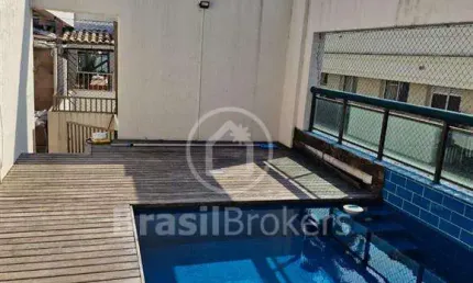 Bela cobertura duplex, com 212 m2, varanda, piscina, churrasqueira e 3 vagas de garagem