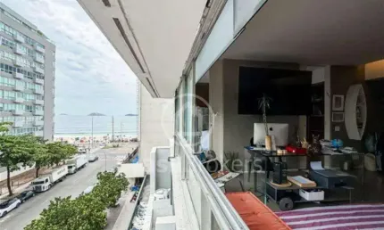 Leblon, quadra da praia, totalmente reformado, 4 quartos, 1 vaga, infraestrutura no predio.