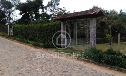 Rural à venda com 1400,00m² e 4 quartos em Centro, Valença - rj