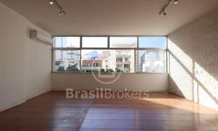 Charme e conforto no quadrilátero mais nobre de Ipanema, com vista para o Cristo e a poucos passos da praia