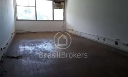 Casa à venda na Avenida Armando Lombardi, Recreio dos Bandeirantes, Rio de Janeiro