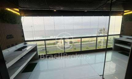 Apartamento aconchegante com varanda e vista para a natureza